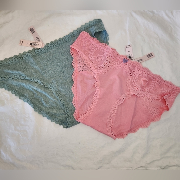 Victoria's Secret Lace Bikini Panties - Picture 2 of 10